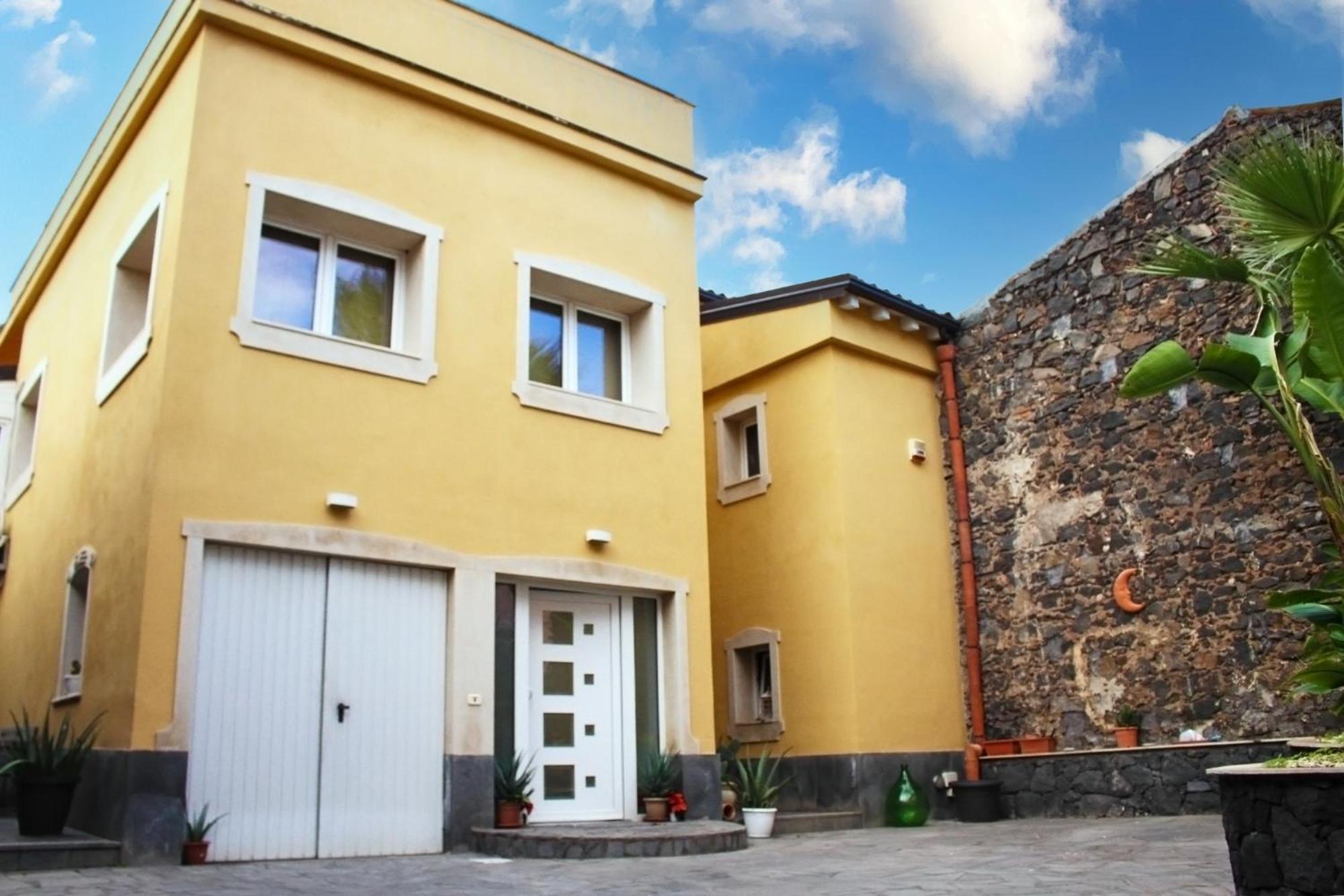 La Pietra Nera - Etna Home Катания Экстерьер фото